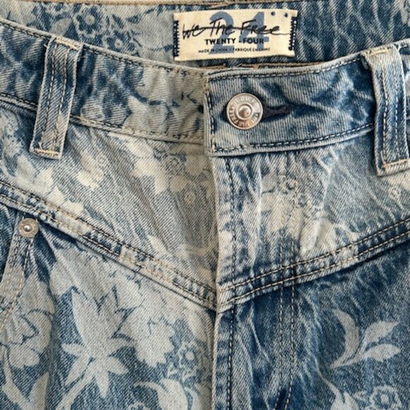 We The Free FP Blue Sky Yoke Floral Naomi Printed Slim Flare Mid Rise Jeans NWT - Picture 3 of 16